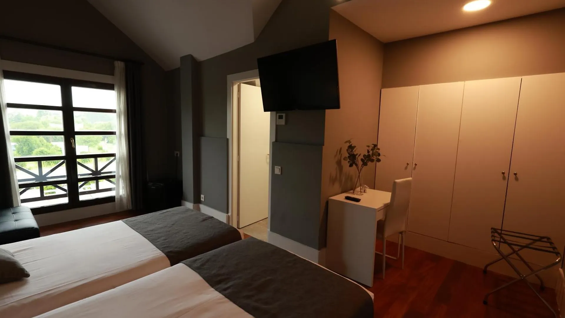 Hotel The Park 德里奥